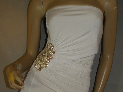 Λευκό φόρεμα με την υπογραφή του Roberto Cavalli